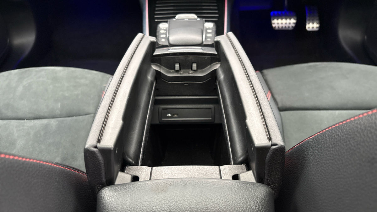 Mercedes-Benz GLB Image 26