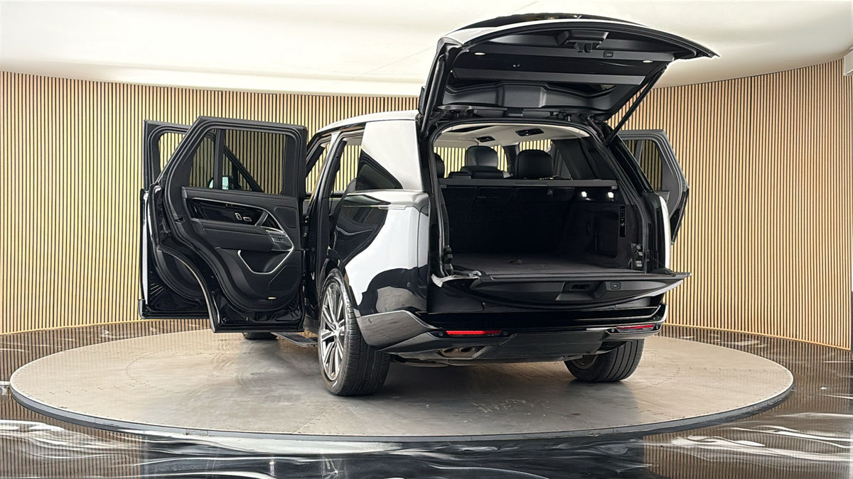 More views of Land Rover Range Rover