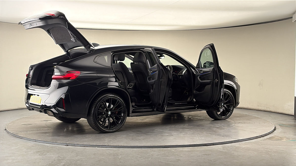 More views of BMW X4