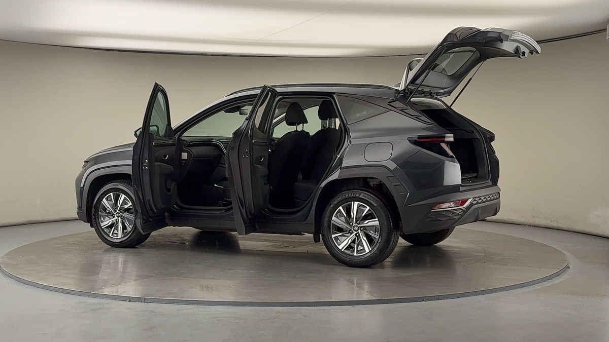 More views of Hyundai TUCSON