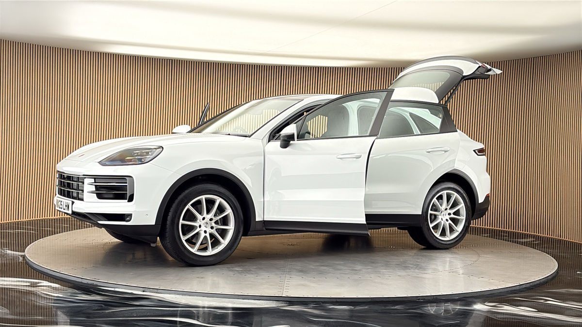 More views of Porsche Cayenne
