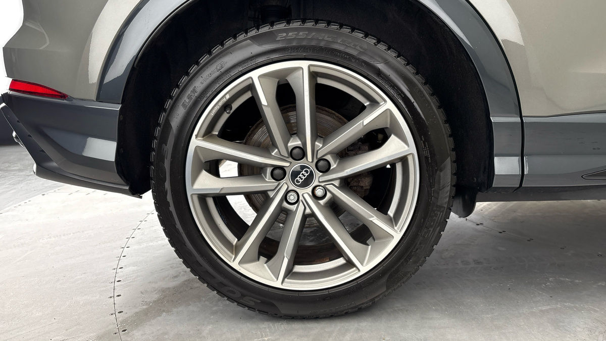 More views of Audi Q3