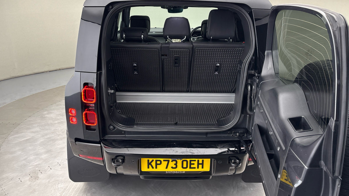 Land Rover Defender 90 Image 17