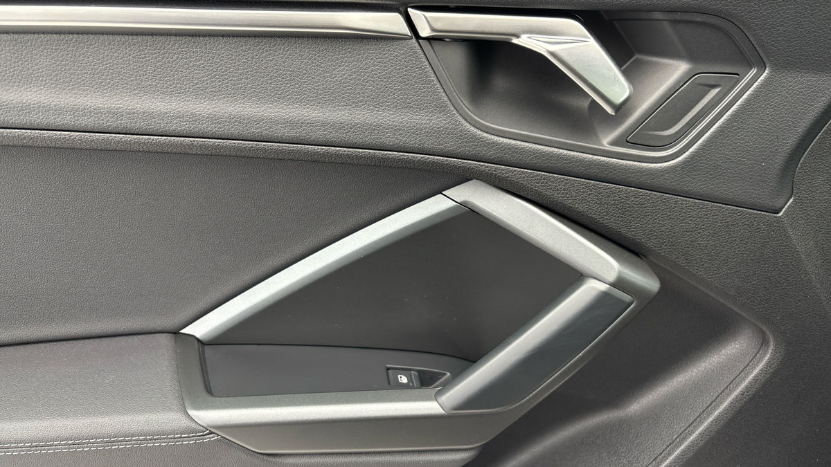 Audi Q3 Image 19