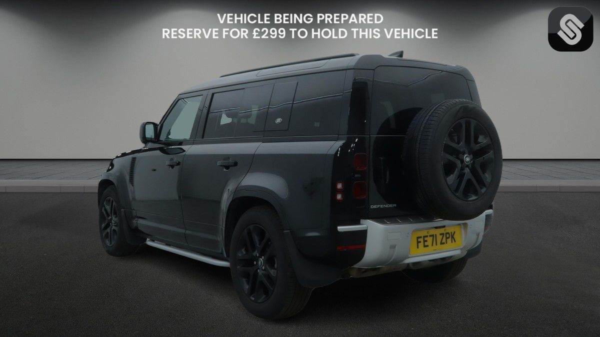 Land Rover Defender 110 Image 3