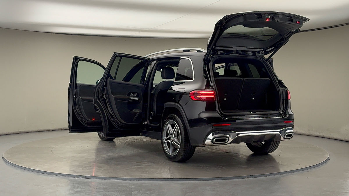 Mercedes-Benz GLB Image 23