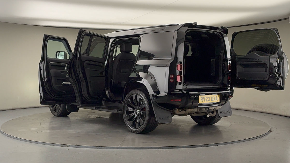 More views of Land Rover Defender 110