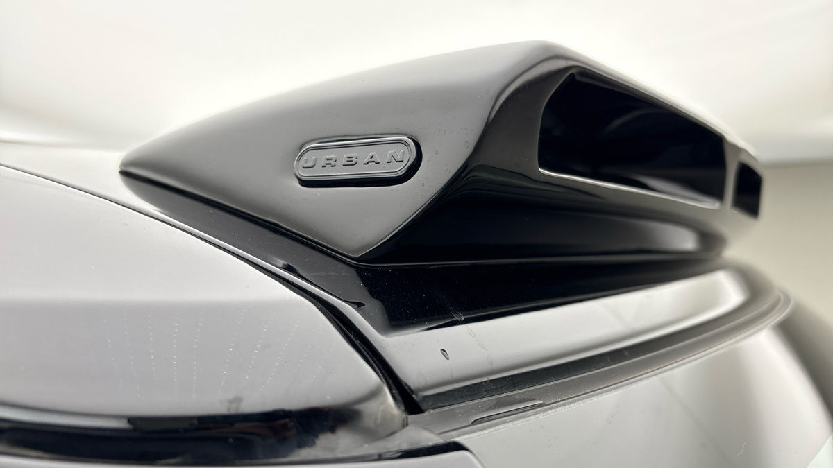 Land Rover Defender 110 Urban Image 25