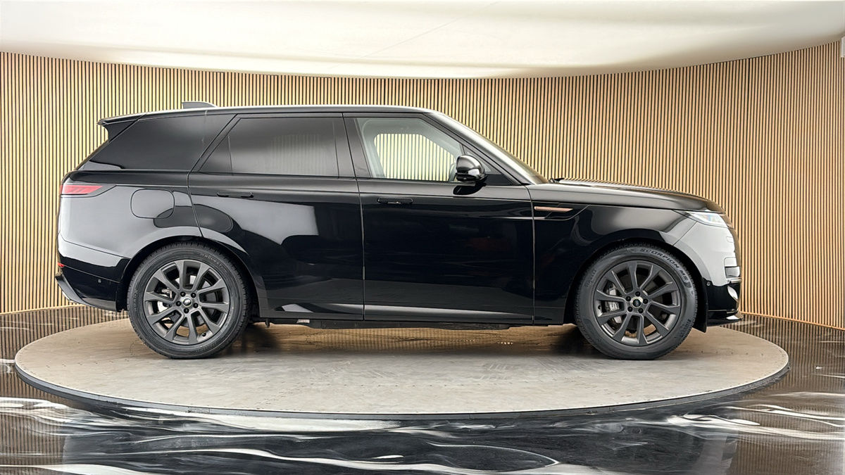 Land Rover Range Rover Sport Image 32