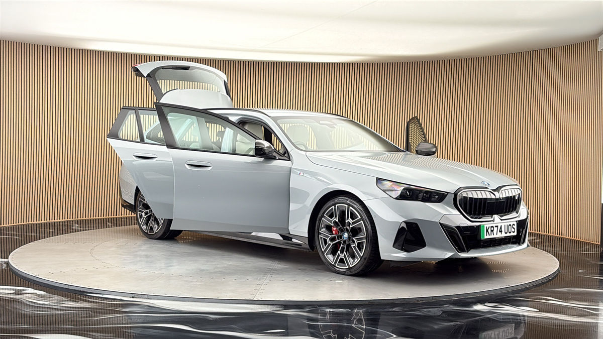 More views of BMW i5