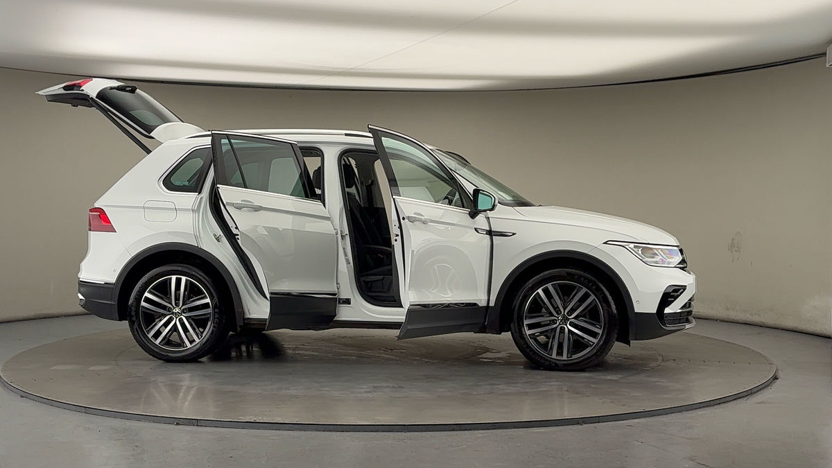 More views of Volkswagen Tiguan
