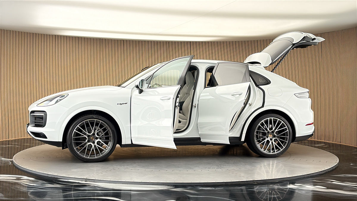 More views of Porsche Cayenne