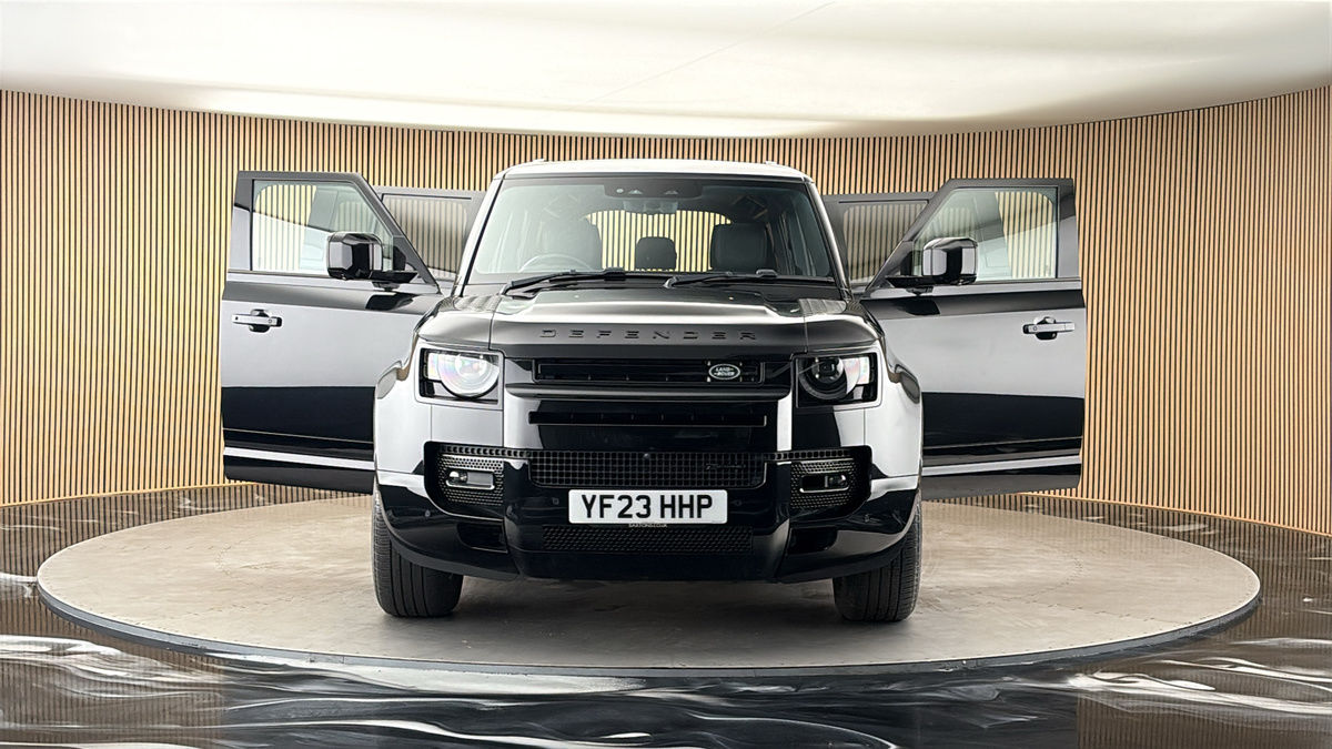 More views of Land Rover Defender 110