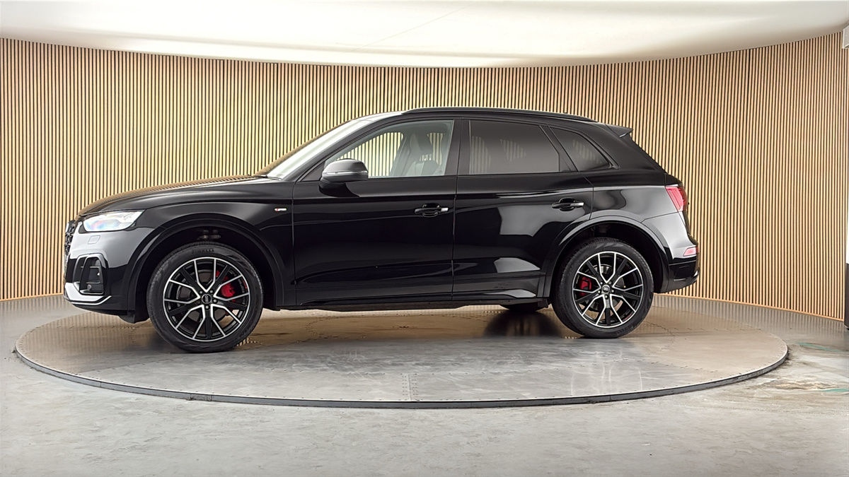 More views of Audi Q5