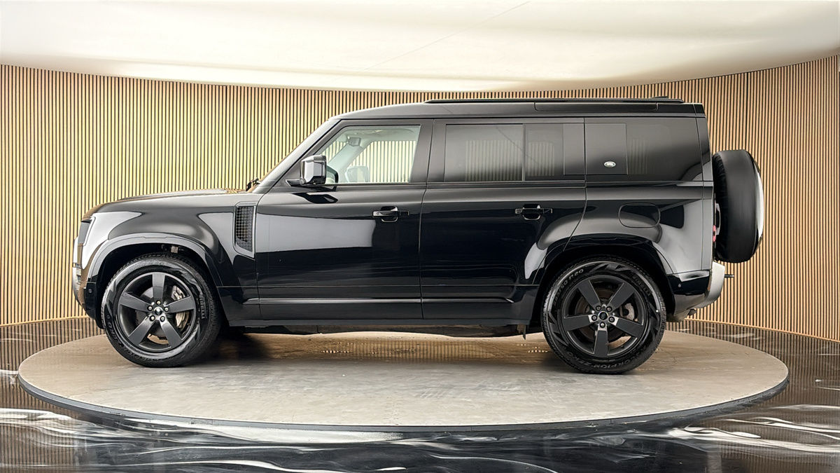 More views of Land Rover Defender 110