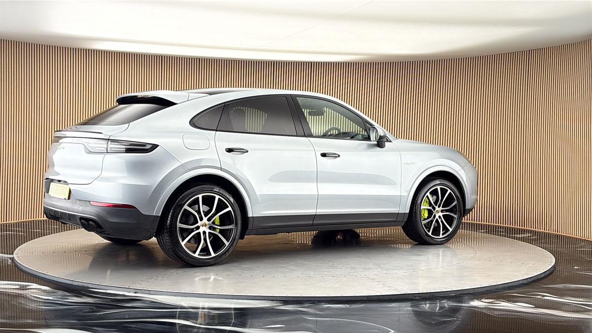 More views of Porsche Cayenne