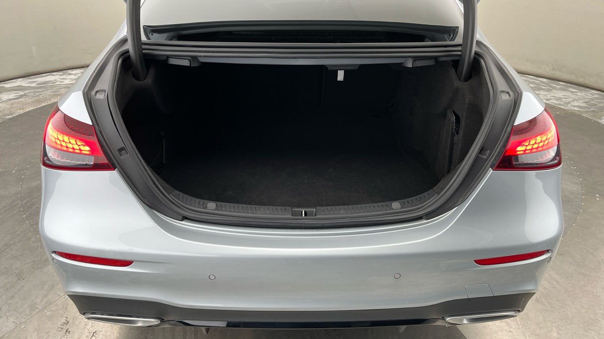 Mercedes-Benz E Class Image 11