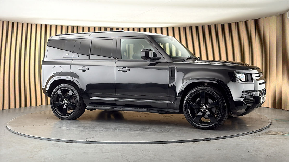 More views of Land Rover Defender 110