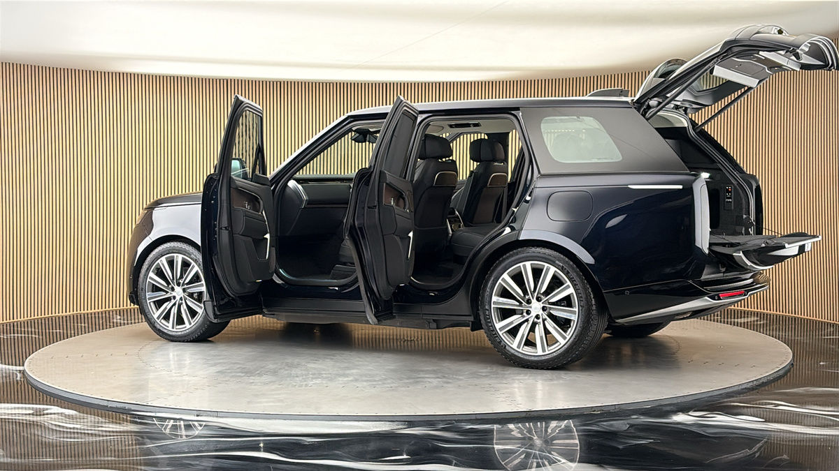 More views of Land Rover Range Rover