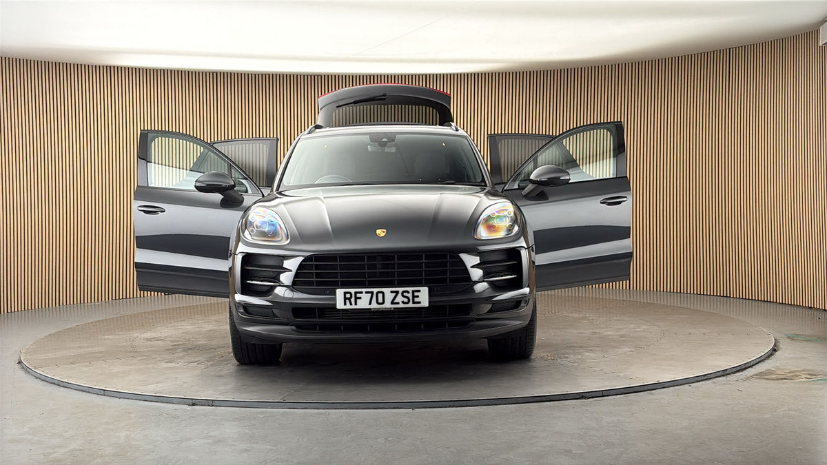 More views of Porsche Macan