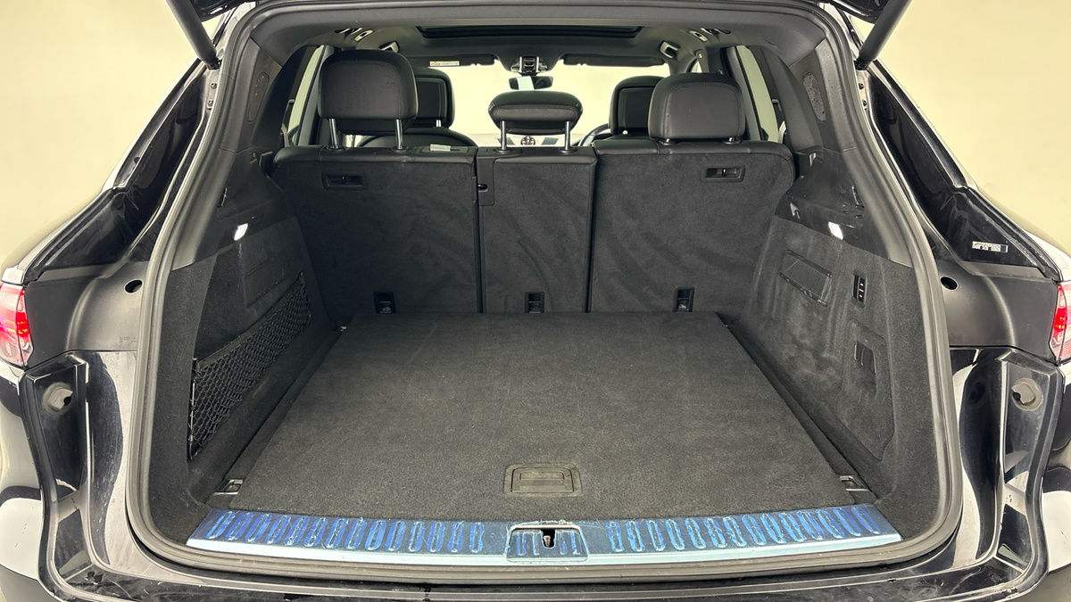 Porsche Cayenne Image 11