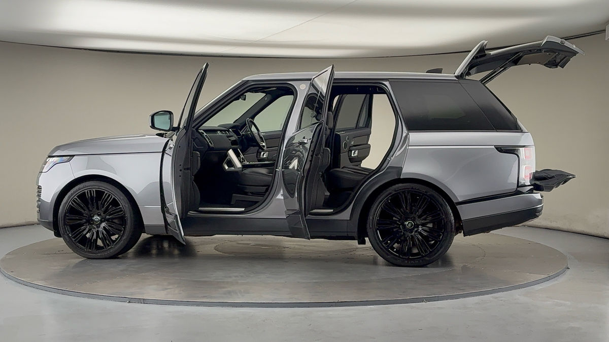 More views of Land Rover Range Rover