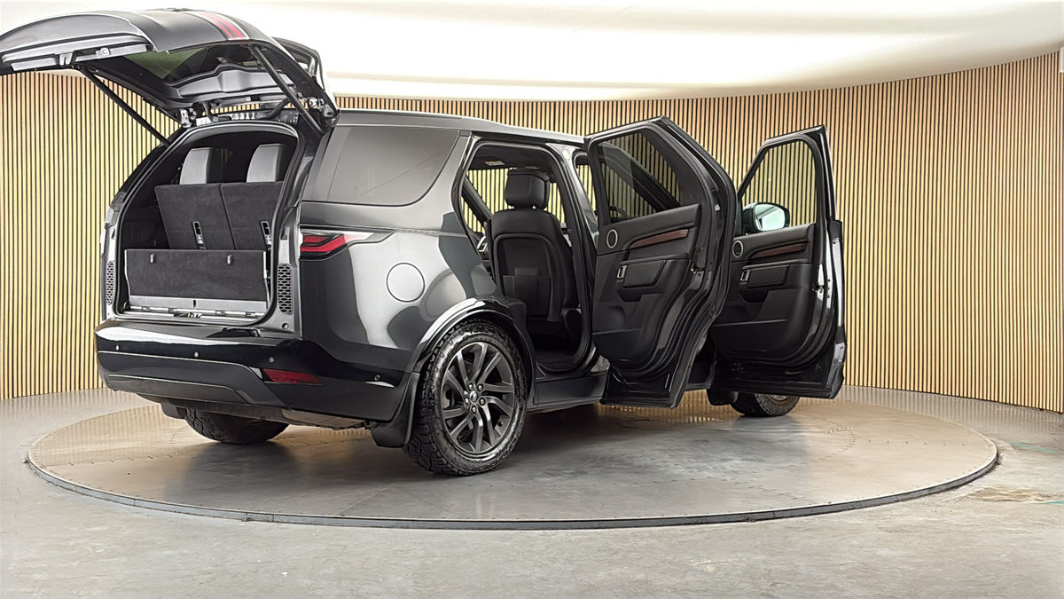 More views of Land Rover Discovery