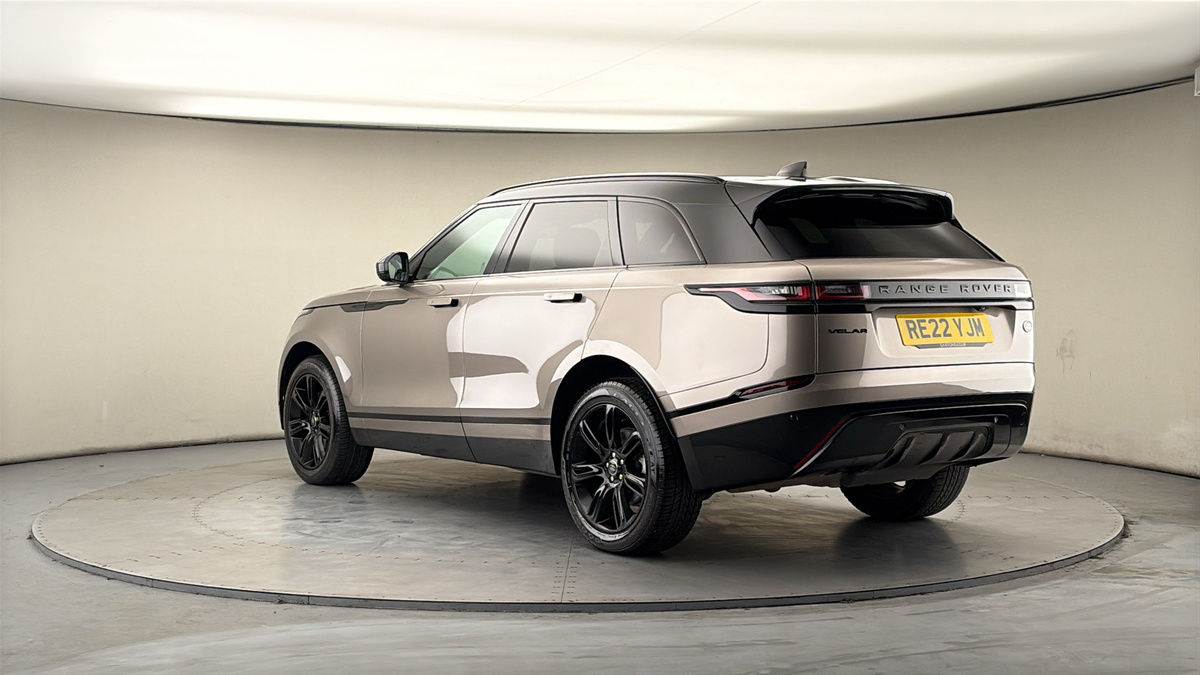 Land Rover Range Rover Velar Image 2