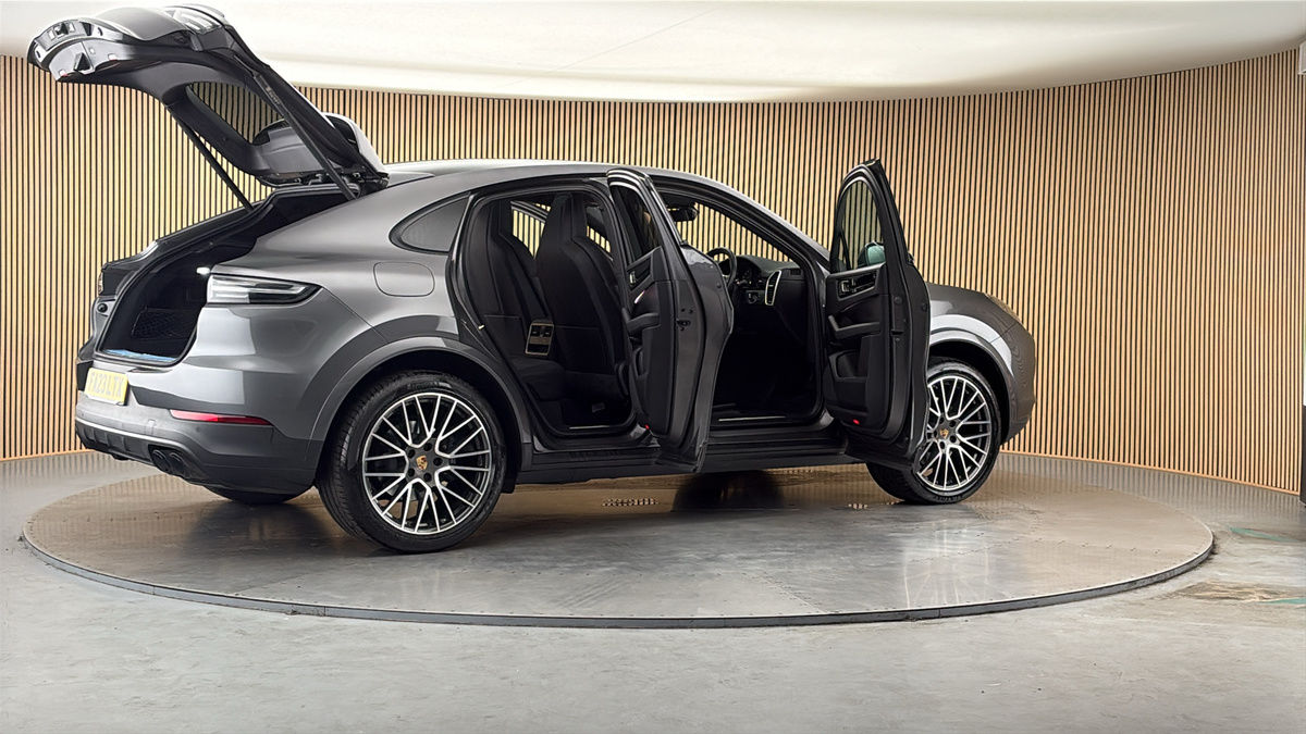 More views of Porsche Cayenne
