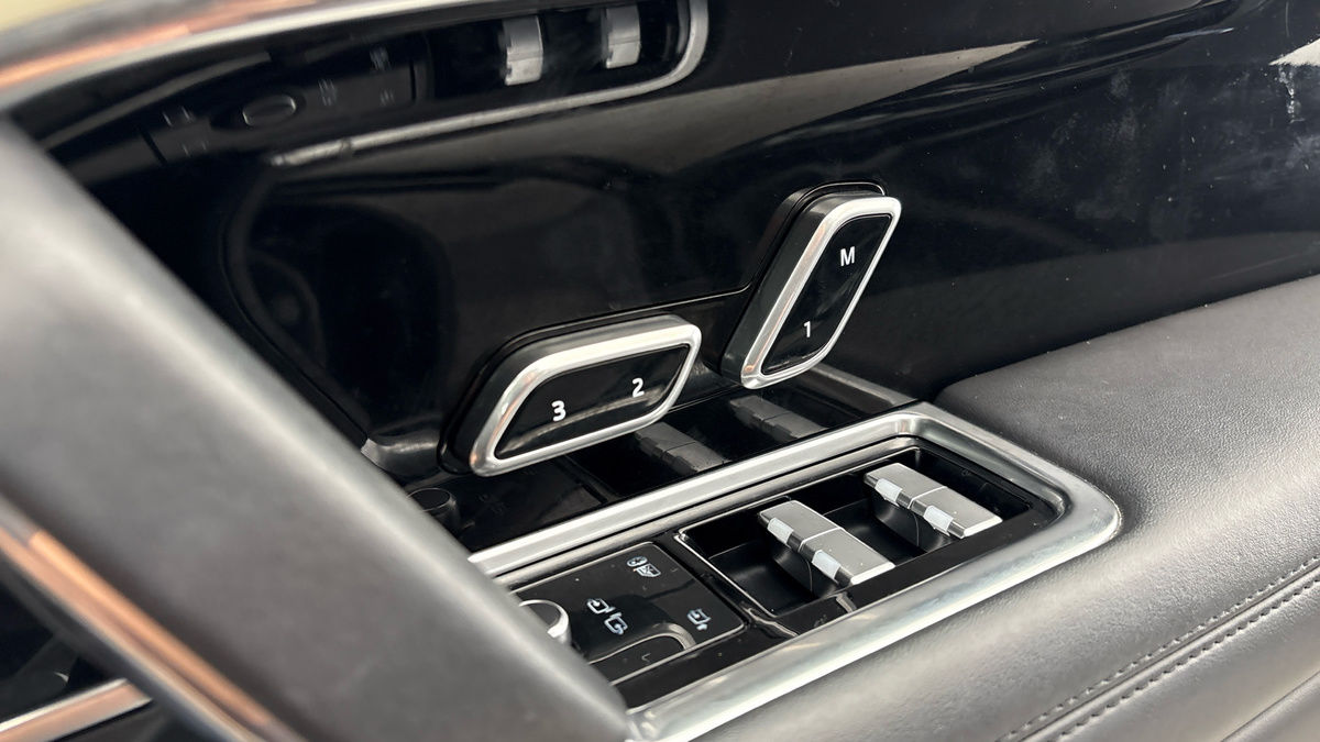 Land Rover Range Rover Image 28