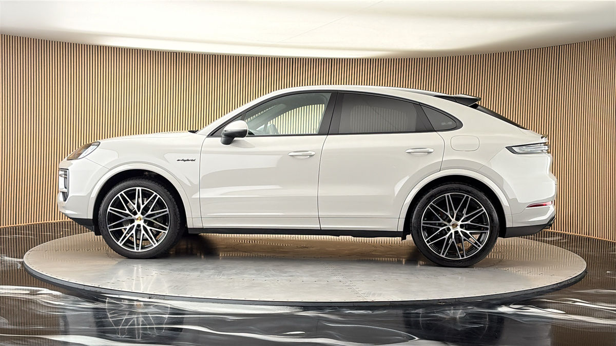 More views of Porsche Cayenne
