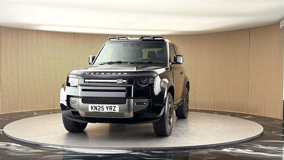 More views of Land Rover Defender 90