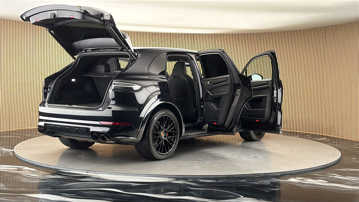 More views of Porsche Cayenne
