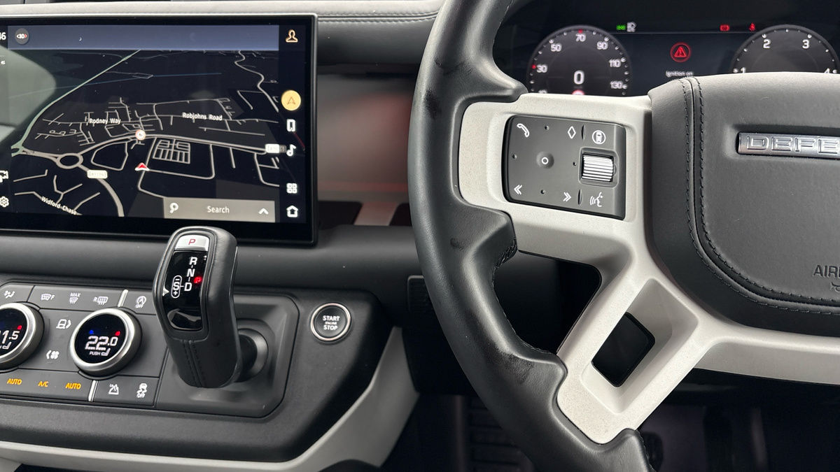 Land Rover Defender 90 Image 13