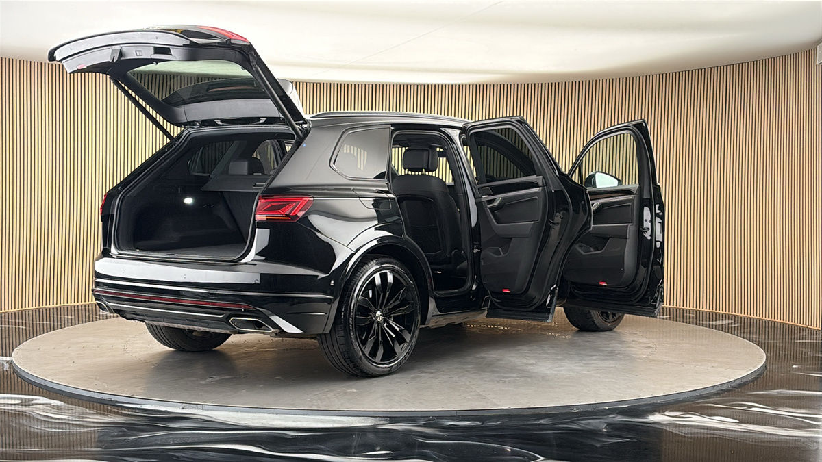 More views of Volkswagen Touareg