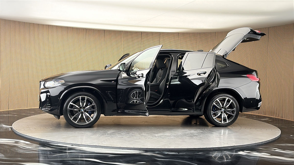 More views of BMW X4