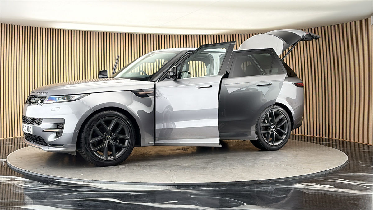 More views of Land Rover Range Rover Sport