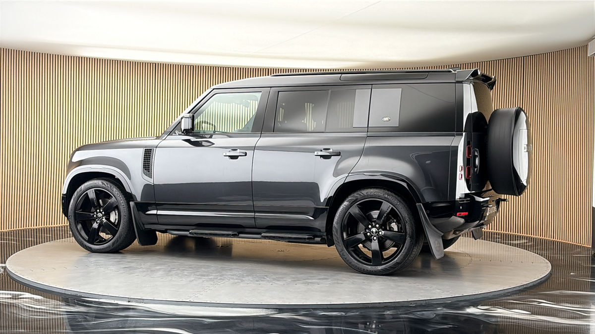 More views of Land Rover Defender 110