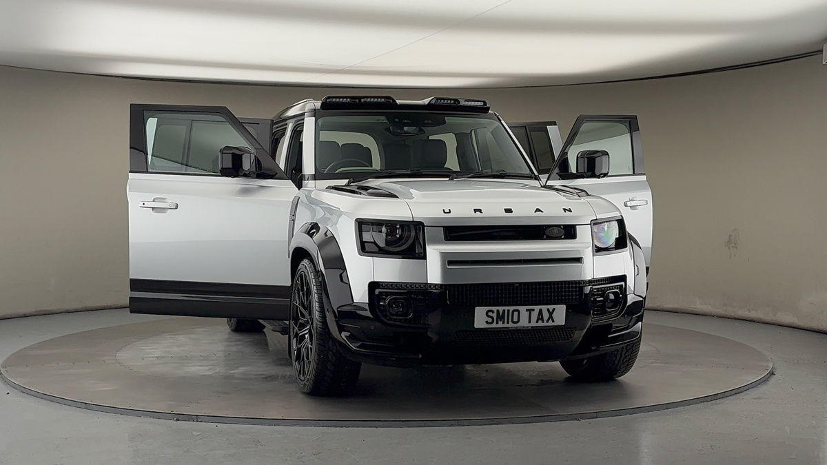 More views of Land Rover Defender 110