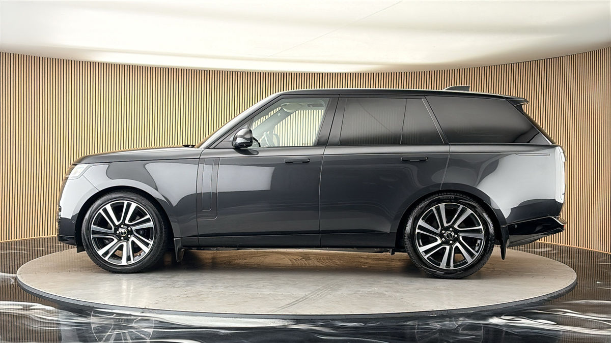 More views of Land Rover Range Rover