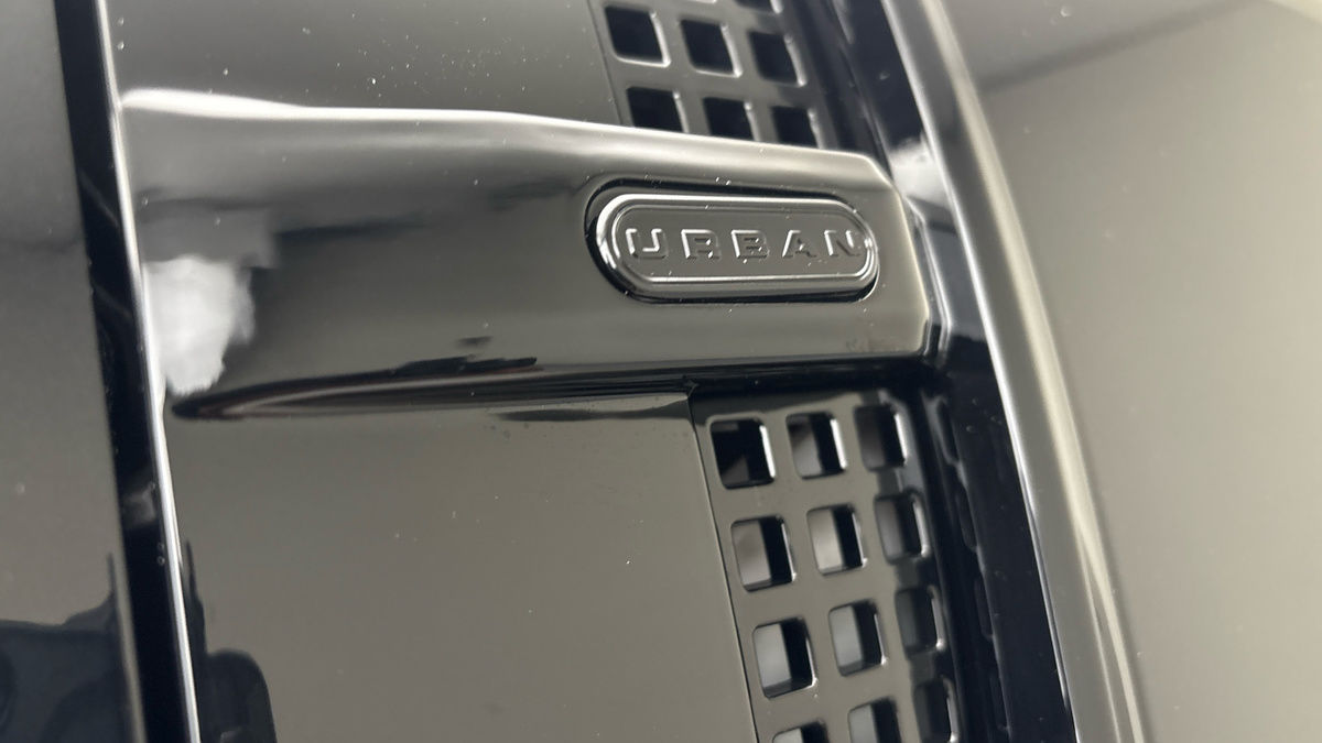 Land Rover Defender 110 Urban Image 25