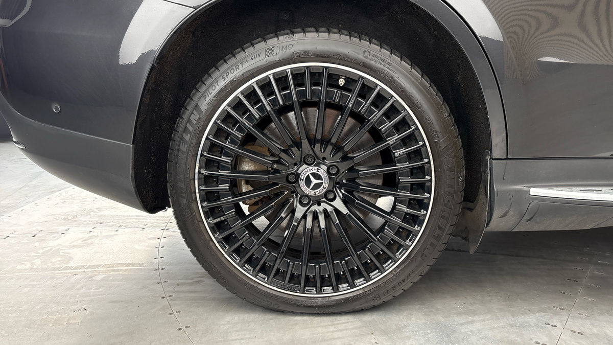 Mercedes-Benz EQC Image 10