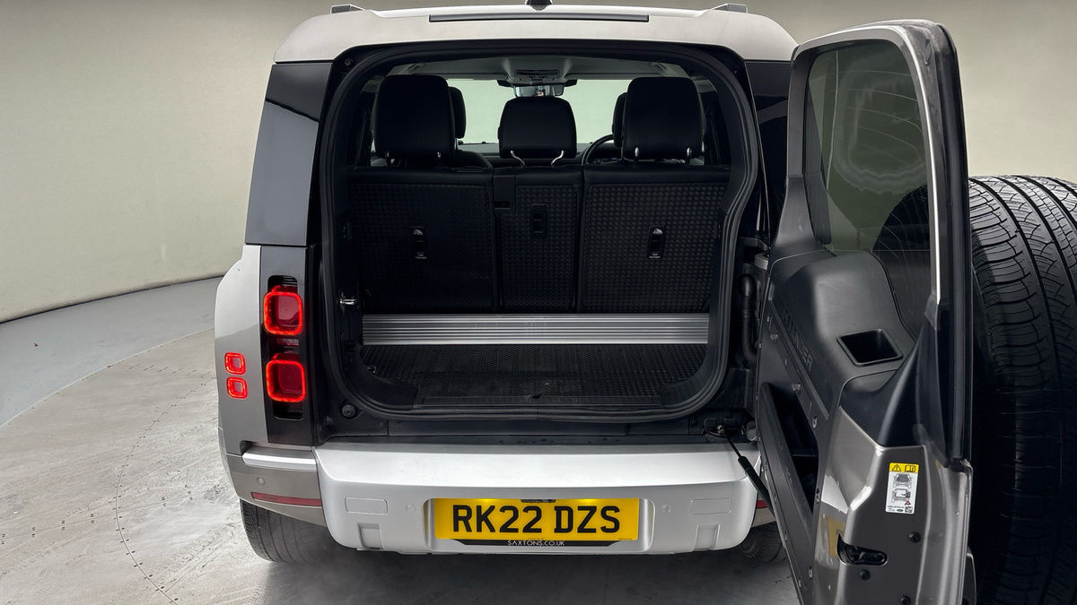 Land Rover Defender 90 Image 11