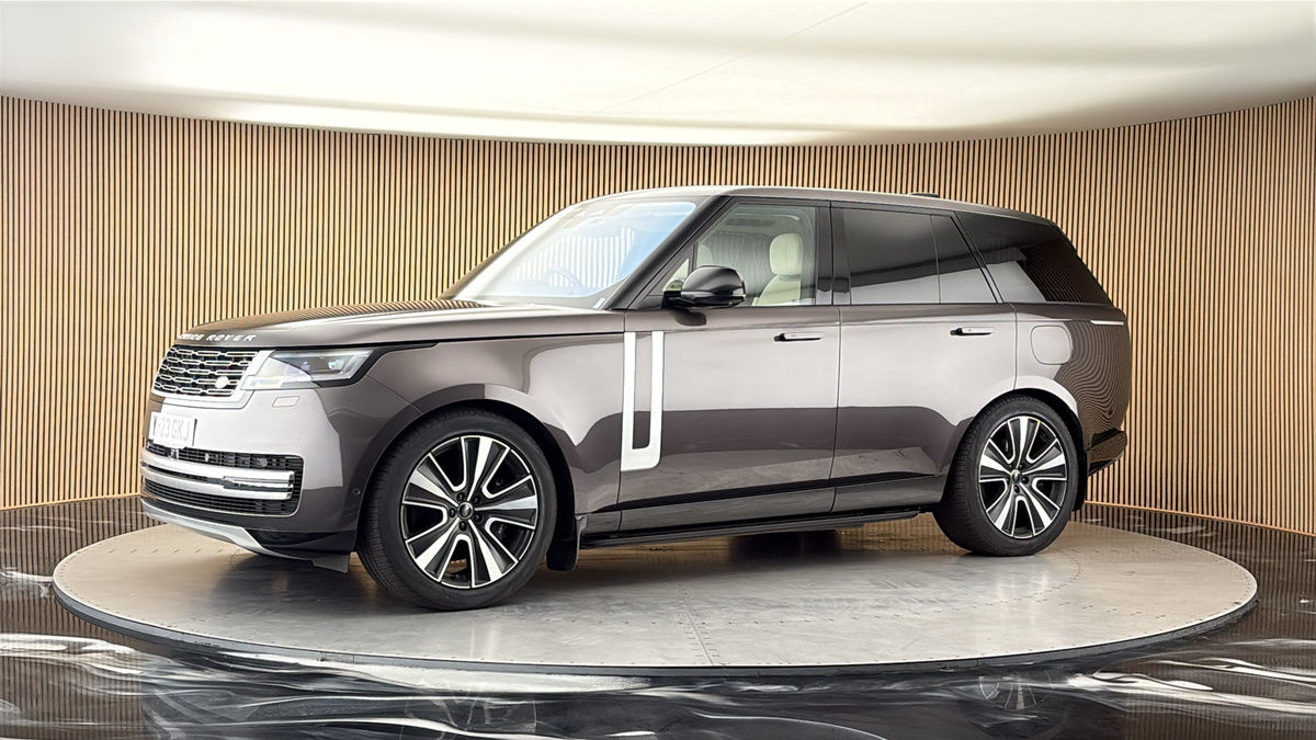 More views of Land Rover Range Rover