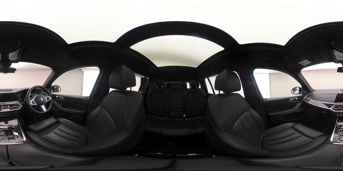 More views of BMW X7