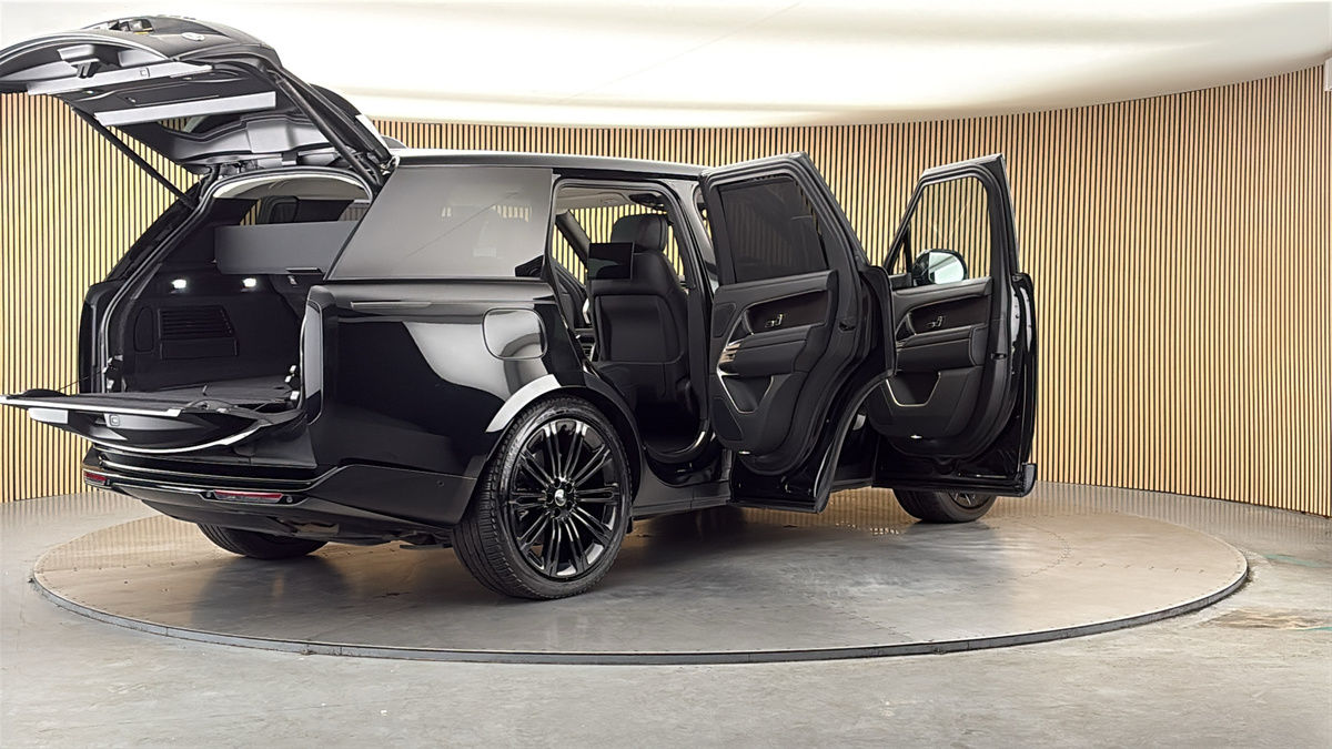 More views of Land Rover Range Rover