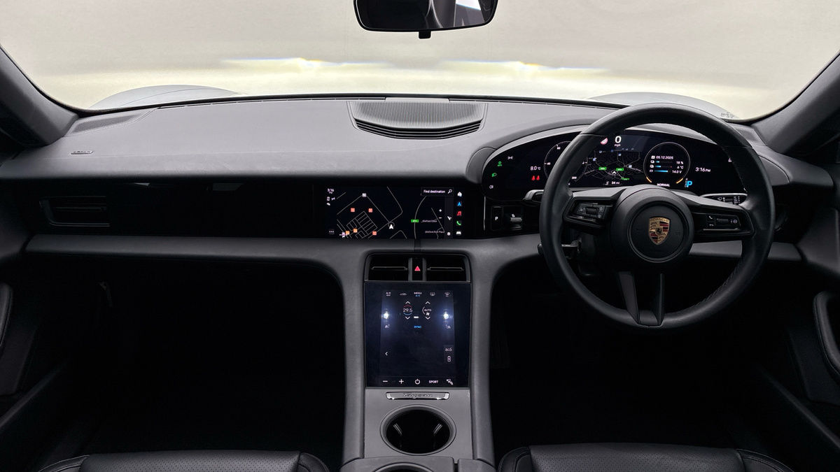 Porsche Taycan Image 12