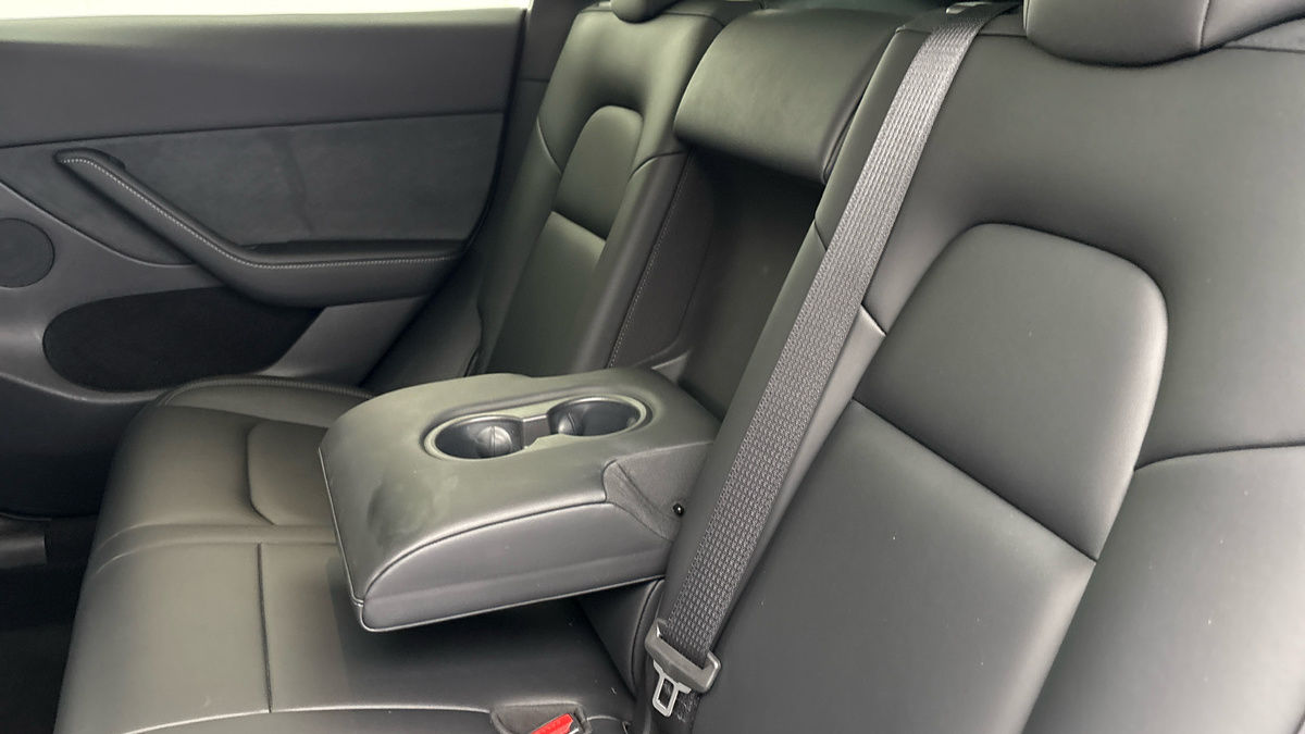 Tesla Model Y Image 9