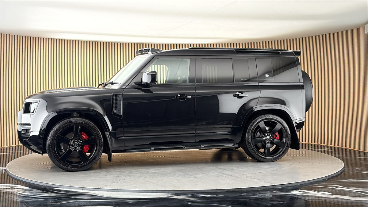More views of Land Rover Defender 110