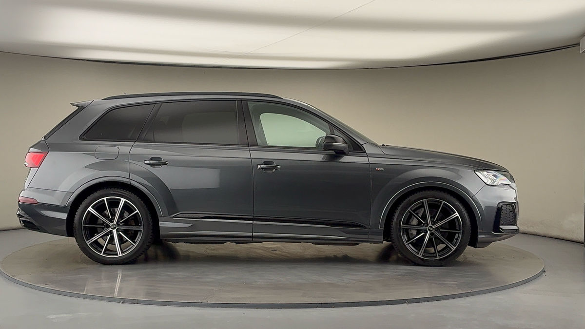 Audi Q7 Image 16